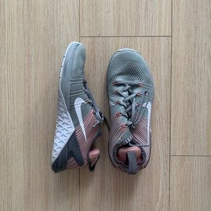 nike flyknit metcon training shoes